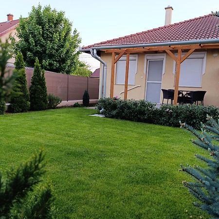 Budapest Airport Apartment Exterior foto